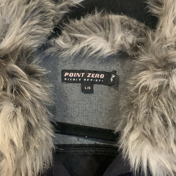 Point Zero Jacket with Faux Fur Collar Medium - Picture 9 of 17